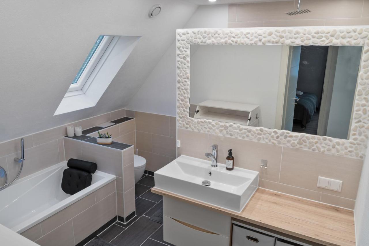 Modernes 3-Zimmer Loft Mit Balkon Hennesee 5 Min Eslohe Bagian luar foto